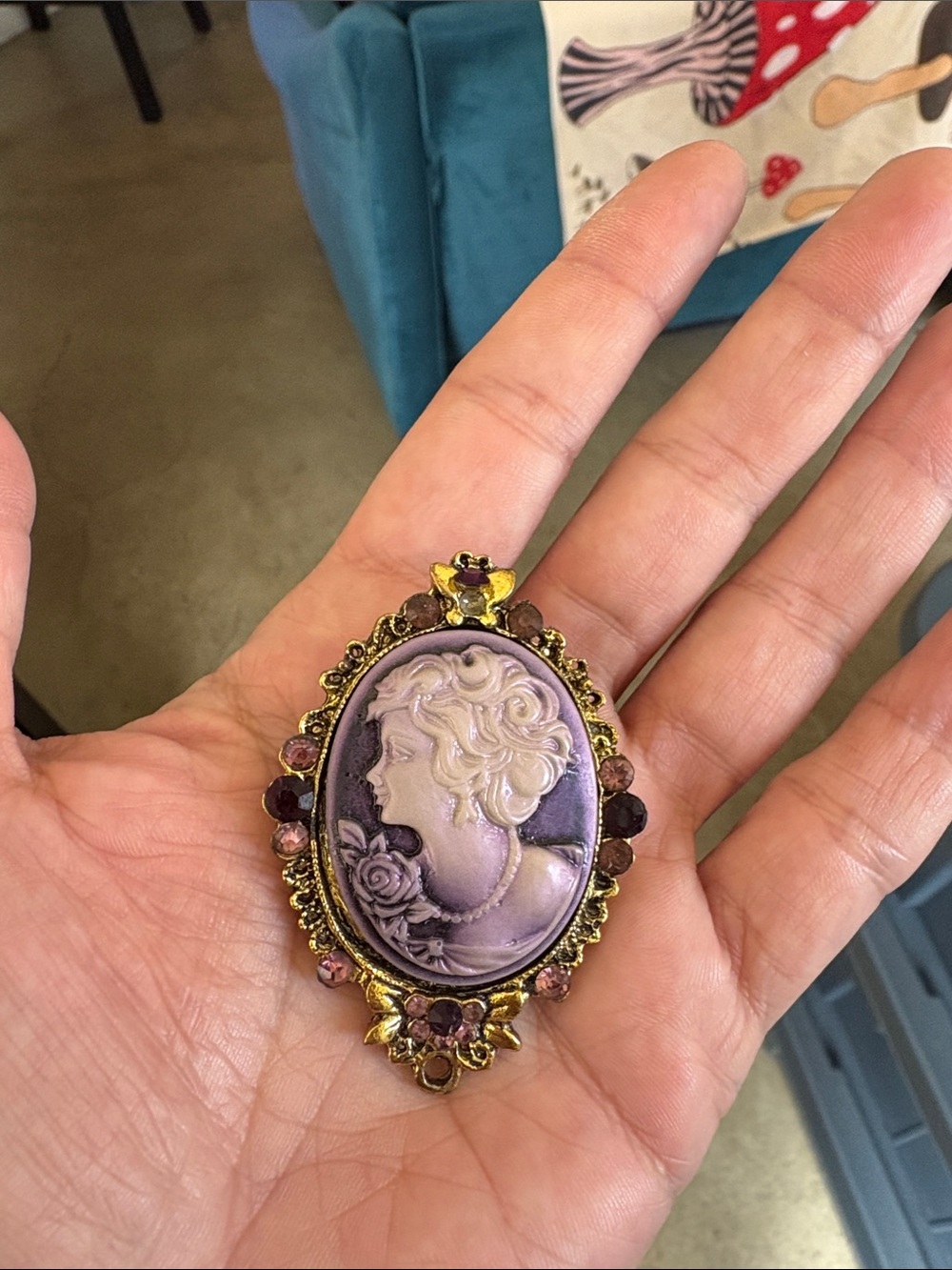 Vintage Purple Cameo Brooch